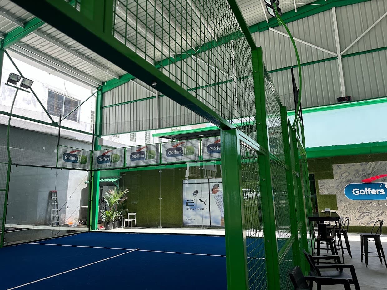 Golfers Padel Inc — imagen secundaria derecha